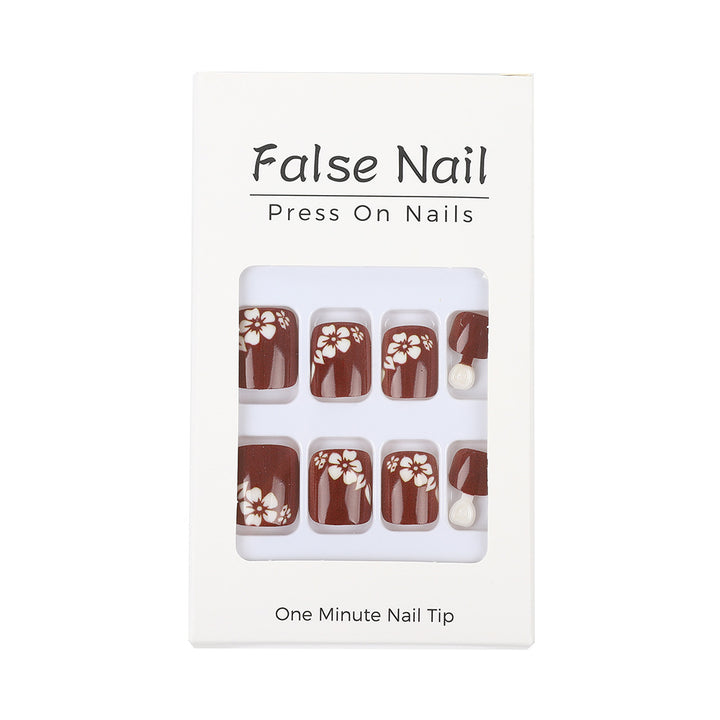 Artificial nails in elegant natural design Kalsten