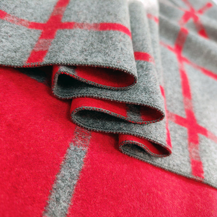 Women's Elegant and Warm Scarf with Modern Check Pattern Kalsten