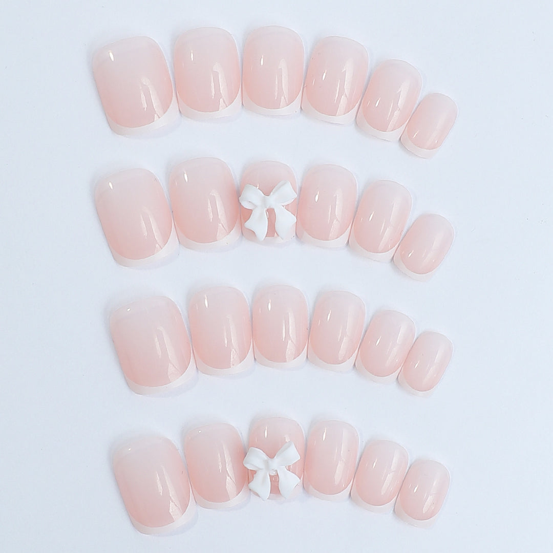 Artificial nail set with elegant and delicate accents Kalsten