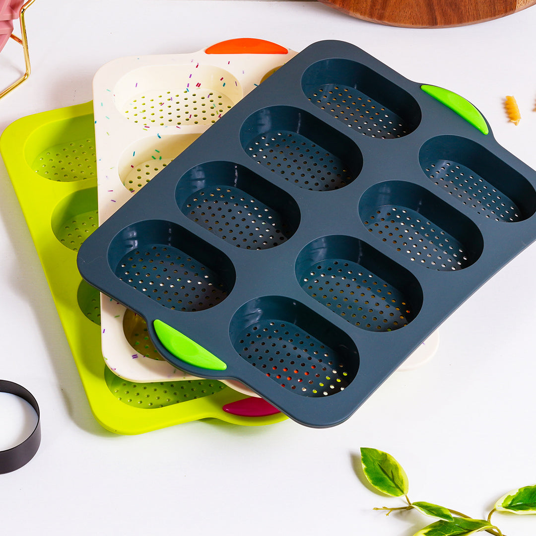 Silicone muffin baking pan with non-stick coating and practical handles Kalsten
