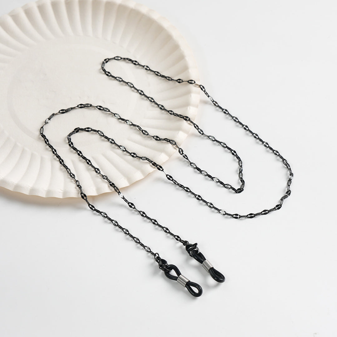 Chic Beaded Eyewear Holder kalsten