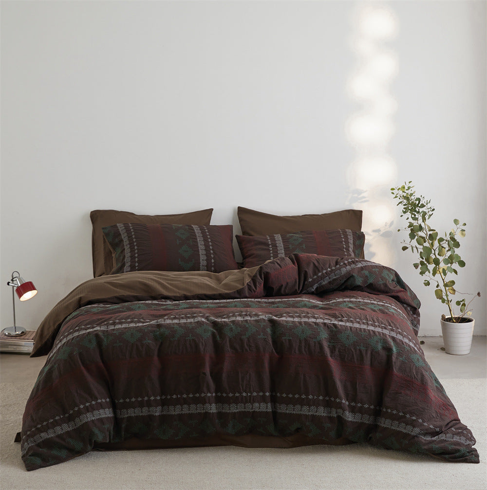 Bedding set made of cotton blend fabric with woven ethnic motif and reversible design