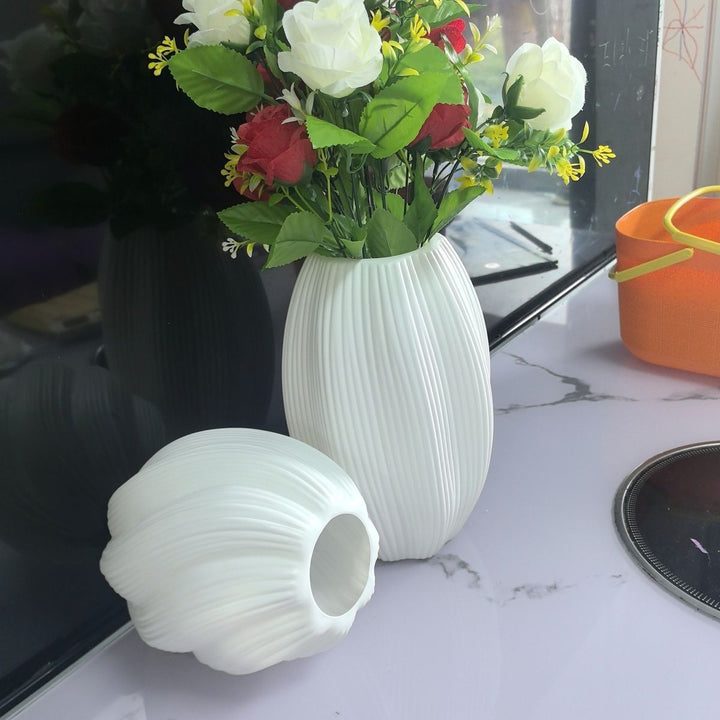 Decorative Ribbed Ceramic Vase Kalsten