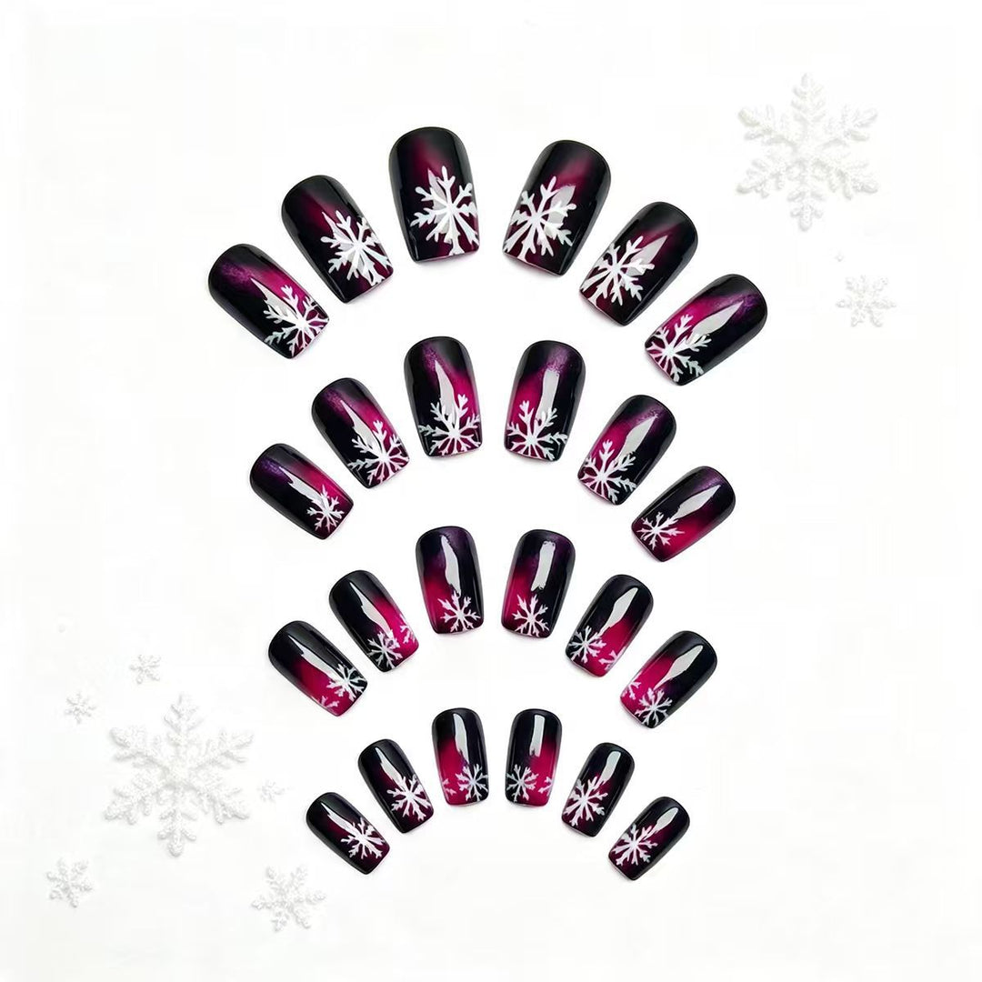 Winter-Themed Detailed Nail Art Kalsten