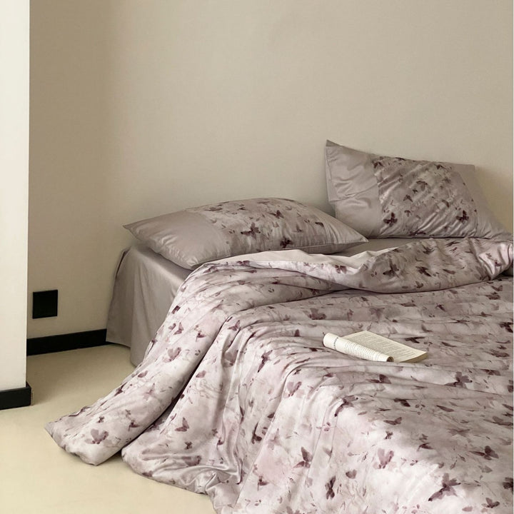 Bedding set made of cotton satin with floral vintage print
