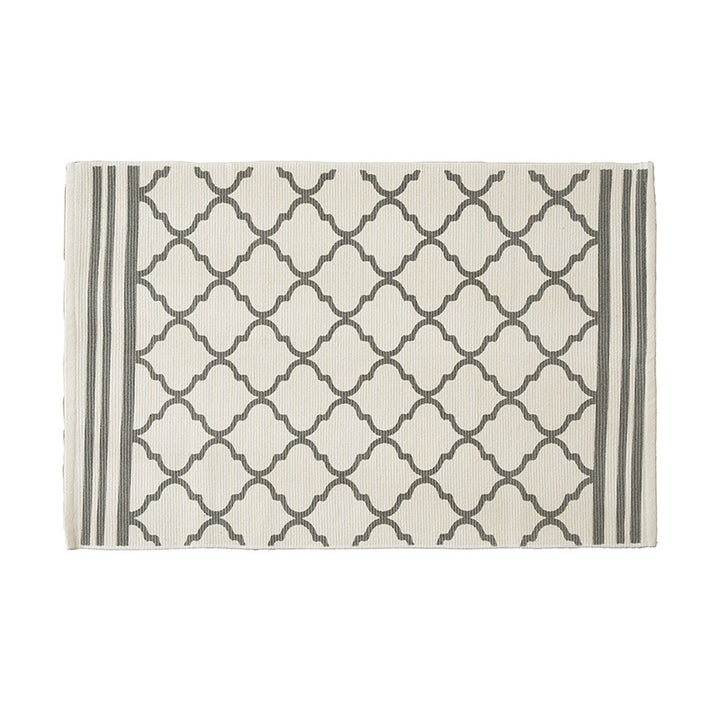 Flat-woven runner rug with diamond pattern and easy-care texture