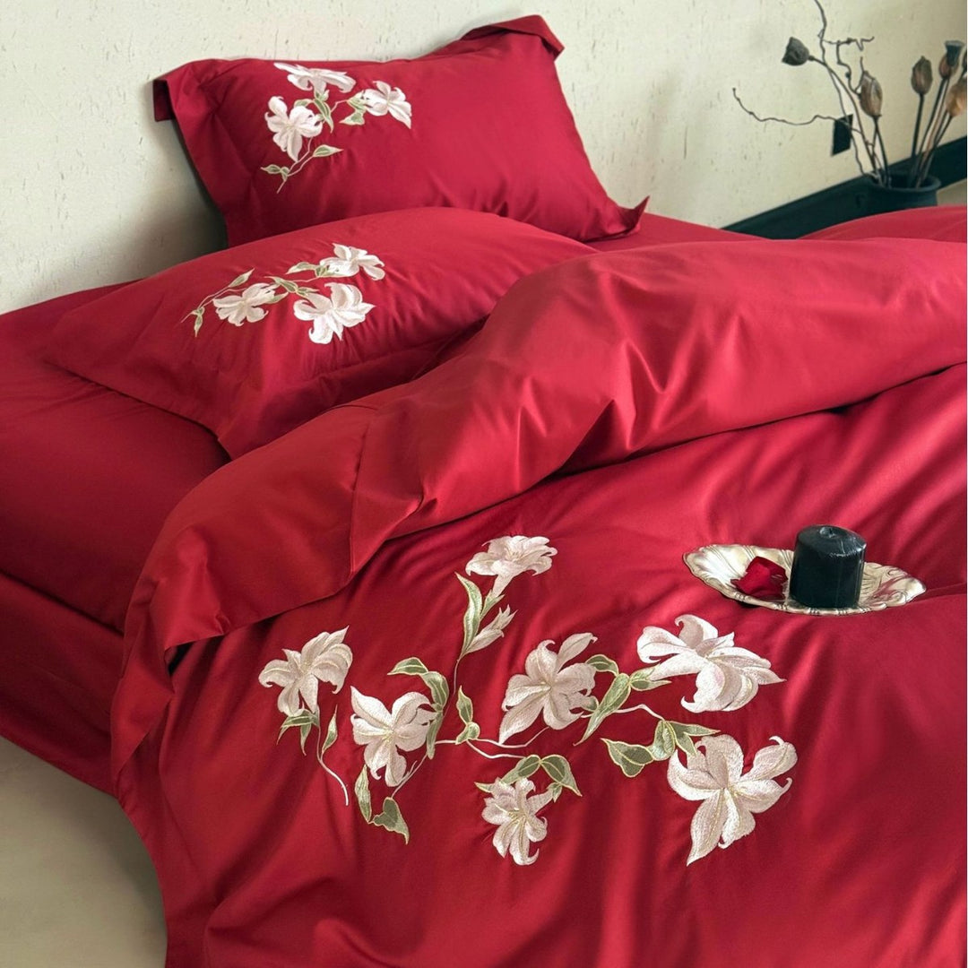Embroidered cotton satin bedding set with floral appliqué embroidery and Oxford pillowcases