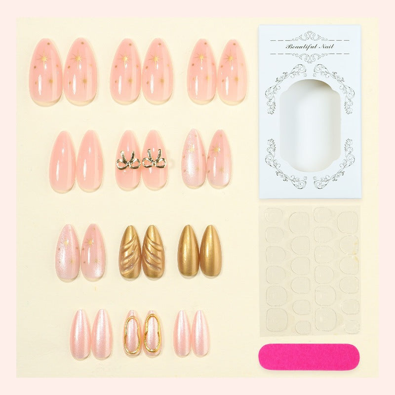 Artificial nail set with luxurious designs and glamorous accents Kalsten