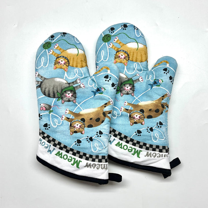 Insulated Double Oven Mitt Pair With Quilted Heat-Resistant Lining And Hanging Loop