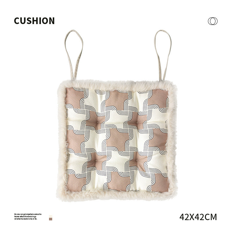 Padded seat cushion with fastening straps, quilted tufting surface and faux fur trim Kalsten