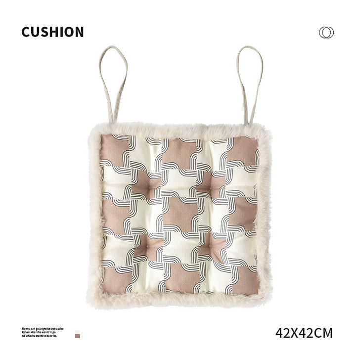 Padded seat cushion with fastening straps, quilted tufting surface and faux fur trim Kalsten