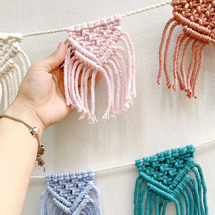 Macrame Wall Decoration with Intricate Fringe Kalsten