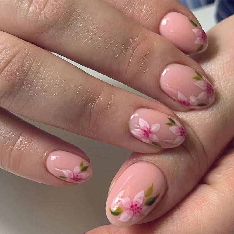 Artful Nail Art with Floral Accents Kalsten