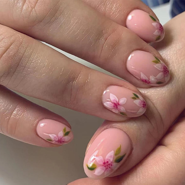 Artful Nail Art with Floral Accents Kalsten