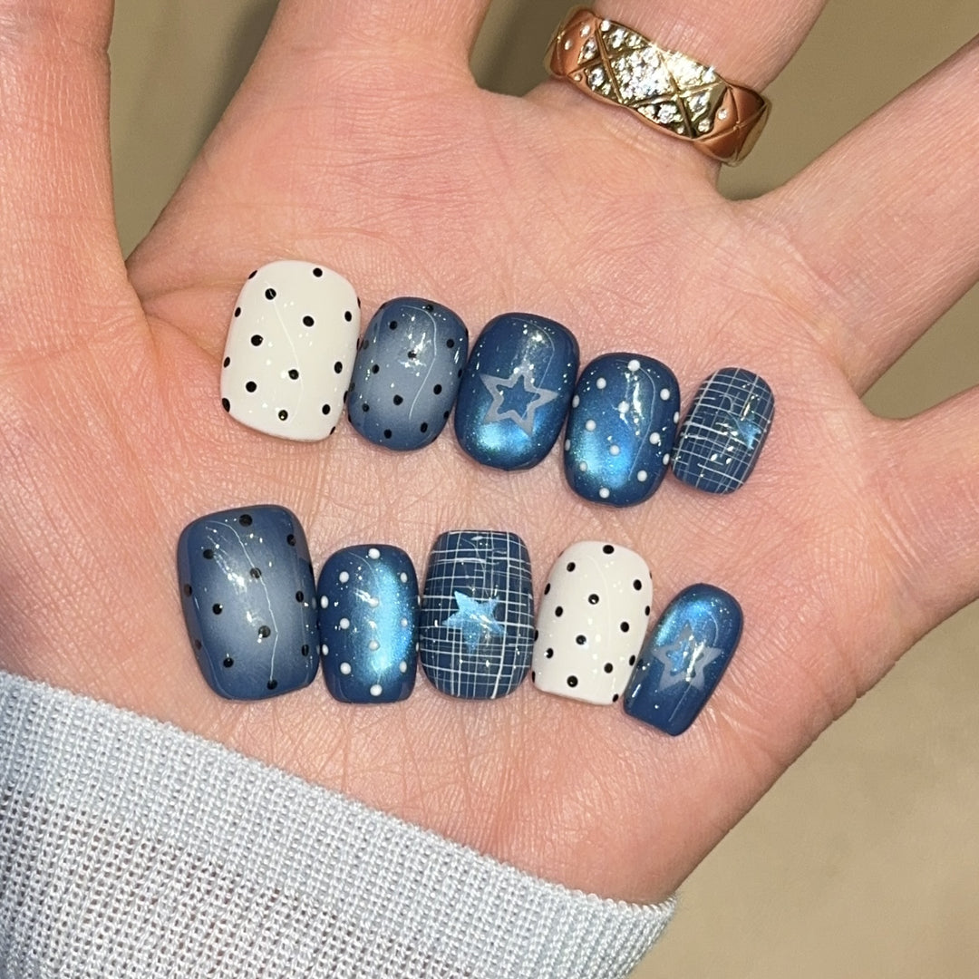 Stylish star and dot design artificial nails Kalsten
