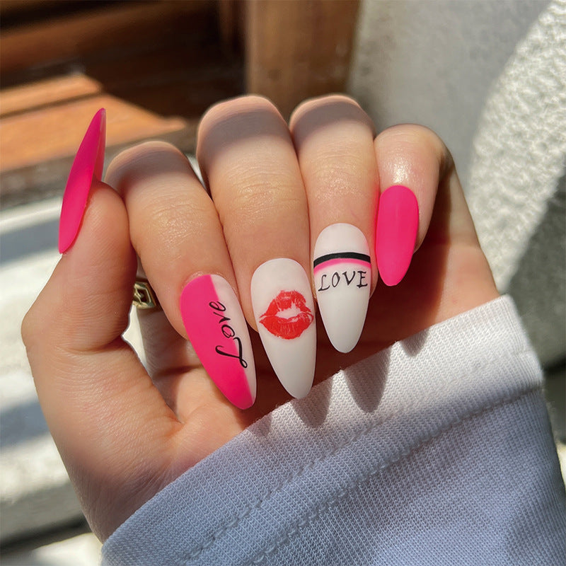 Artful nail art with heart motifs and creative accents Kalsten