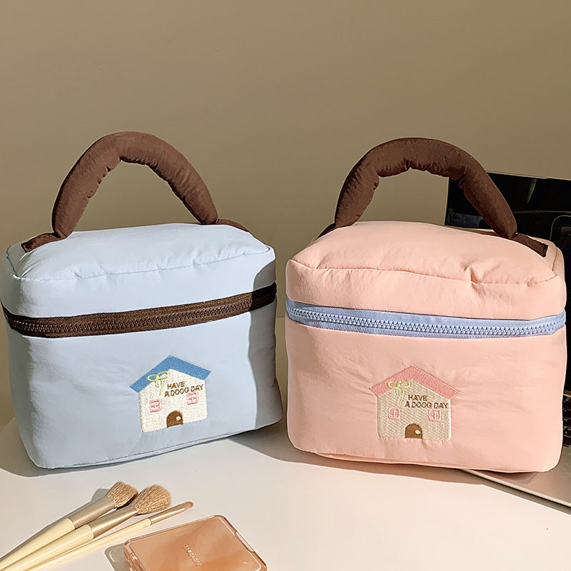 Practical Lunchbox with Playful House Design Kalsten
