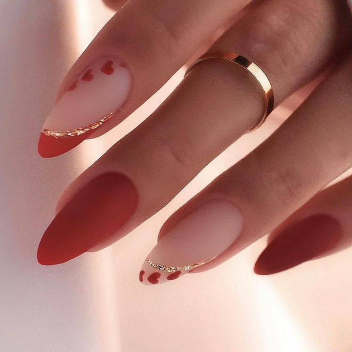 Heart-Accent Stiletto Nail Art Kalsten