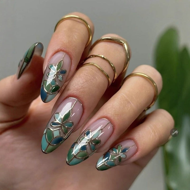 Amazing art nails with peacock feather design Kalsten