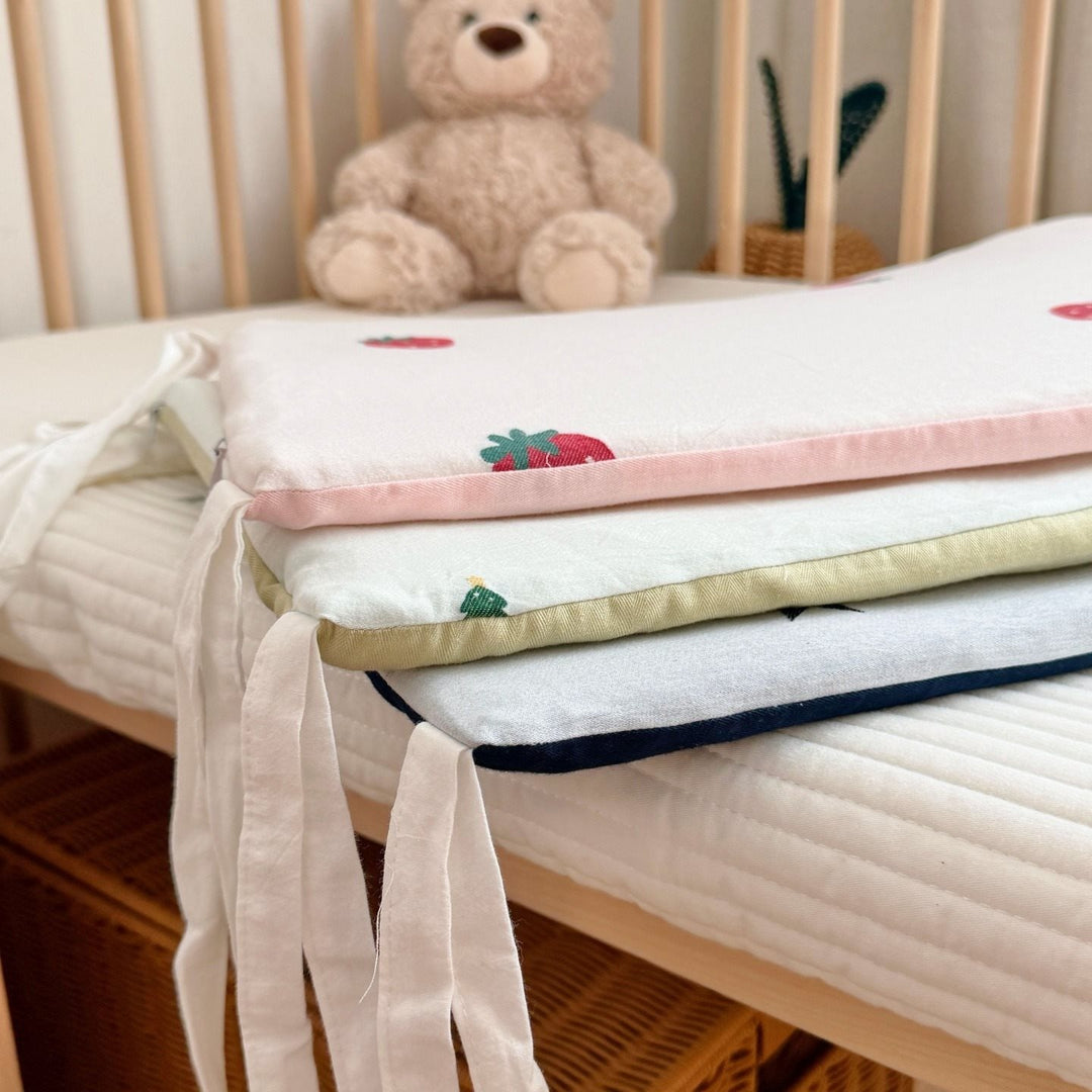 Baby equipment bedding set with strawberry embroidery and bumper