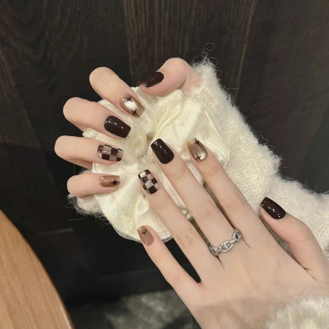 Artificial nails with modern geometric patterns Kalsten