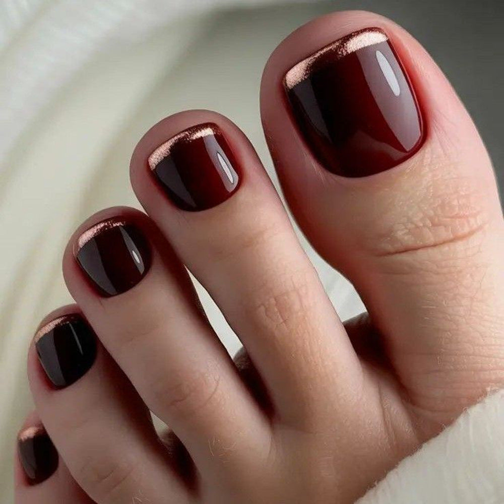 Nail art with elegant metallic finish Kalsten