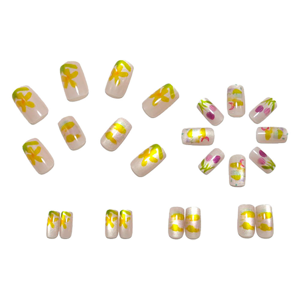 Creative Nail Art with Floral Designs Kalsten