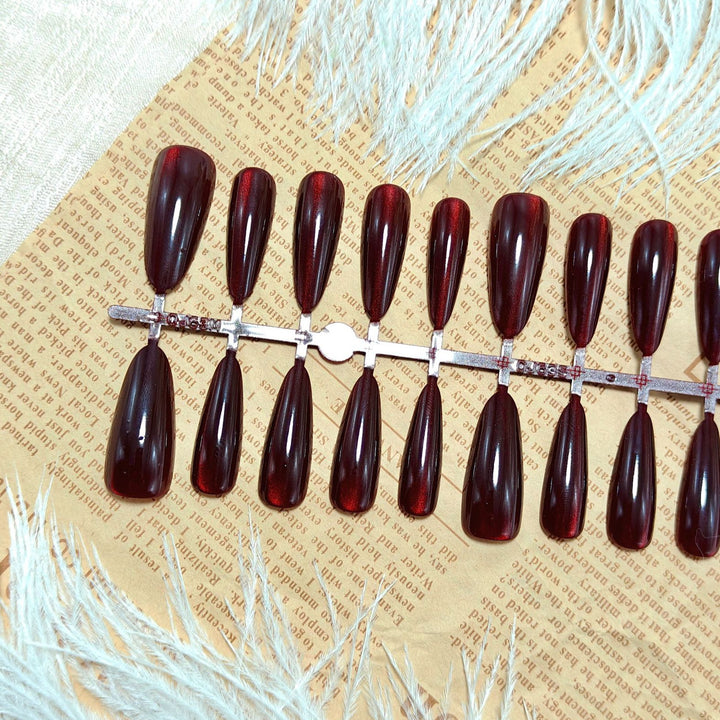 Artificial nails in elegant drop design Kalsten