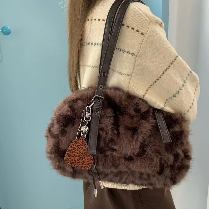 Luxurious Faux Fur Handheld Purse