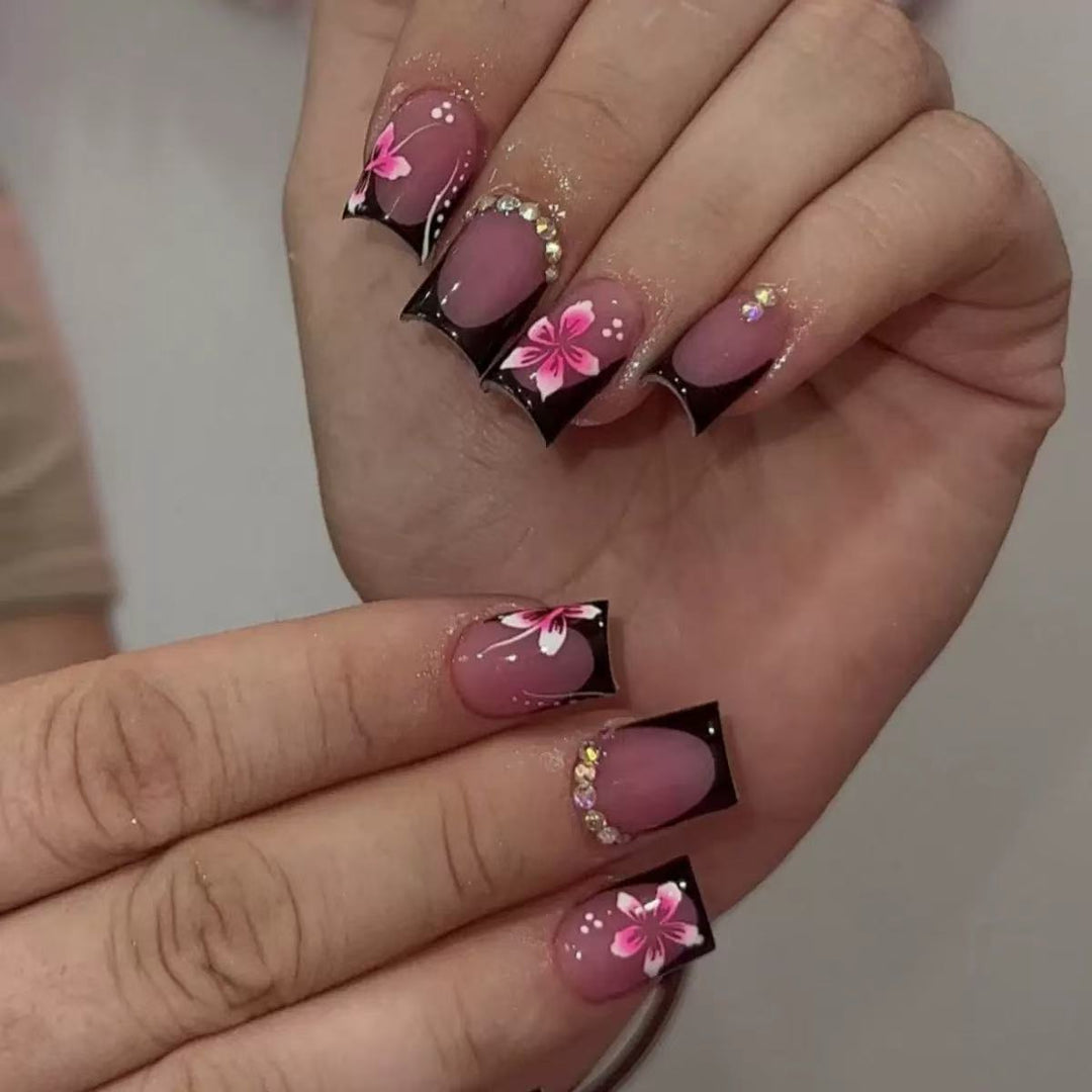 Floral Accent Press-On Nail Set