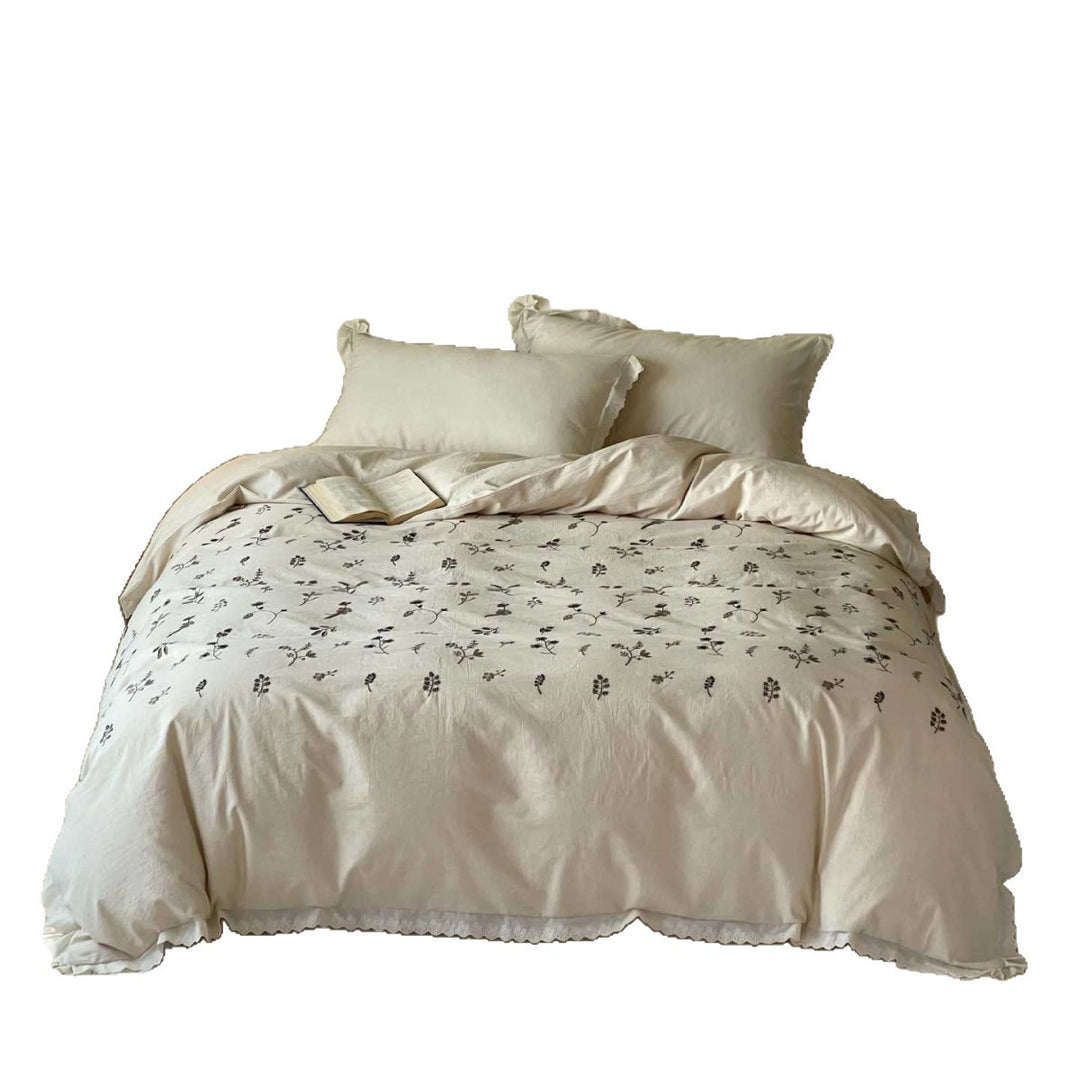 Cotton-linen bedding set with lace edge and subtle floral print