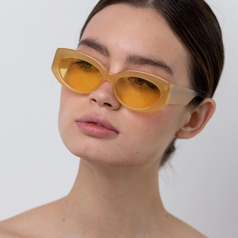 Women Cat-Eye Sunglasses in stylish plastic design Kalsten