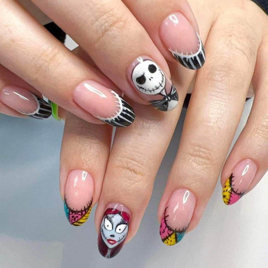 Artistic Halloween-Inspired Nail Art Kit