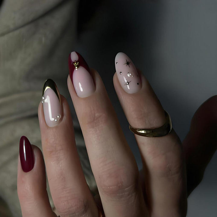 Nail art set with glamorous design elements and elegant accents Kalsten