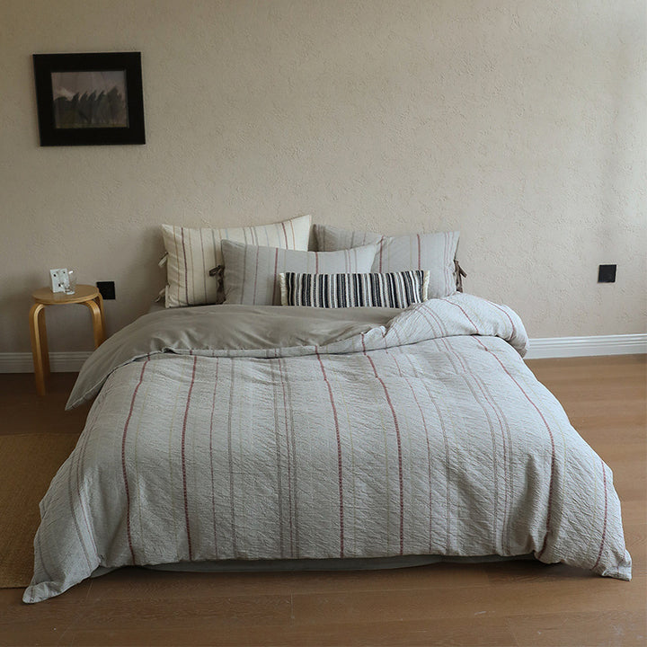 Linen-cotton bedding set with natural waffle texture and reversible function