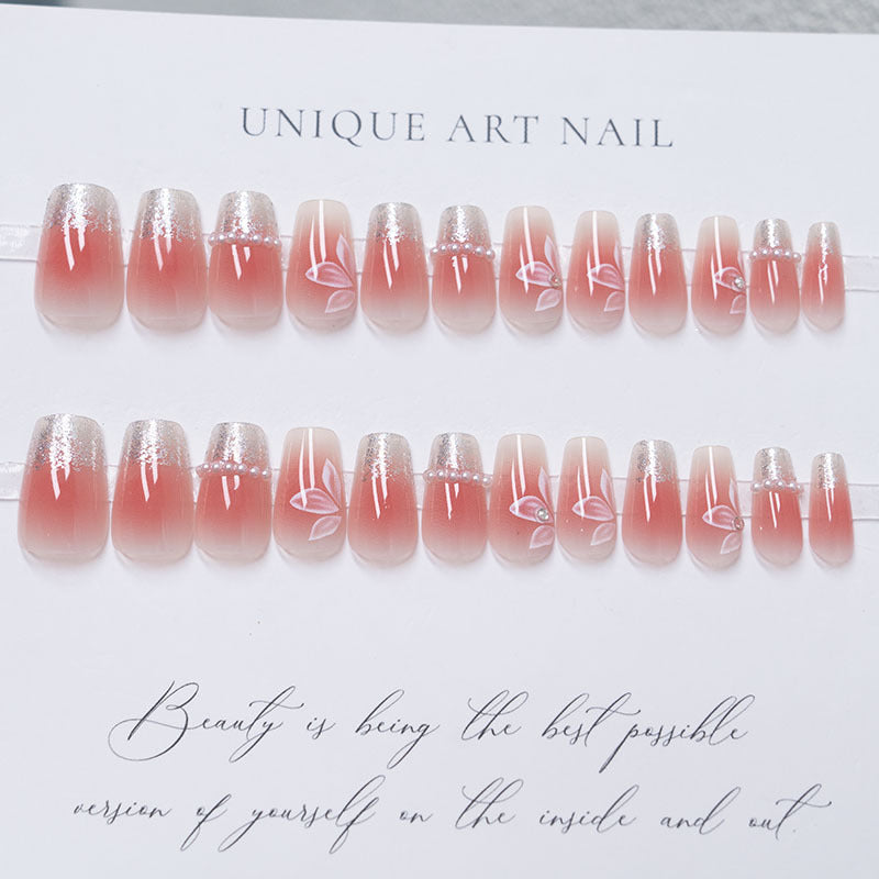 Floral Detail Press-On Nail Set