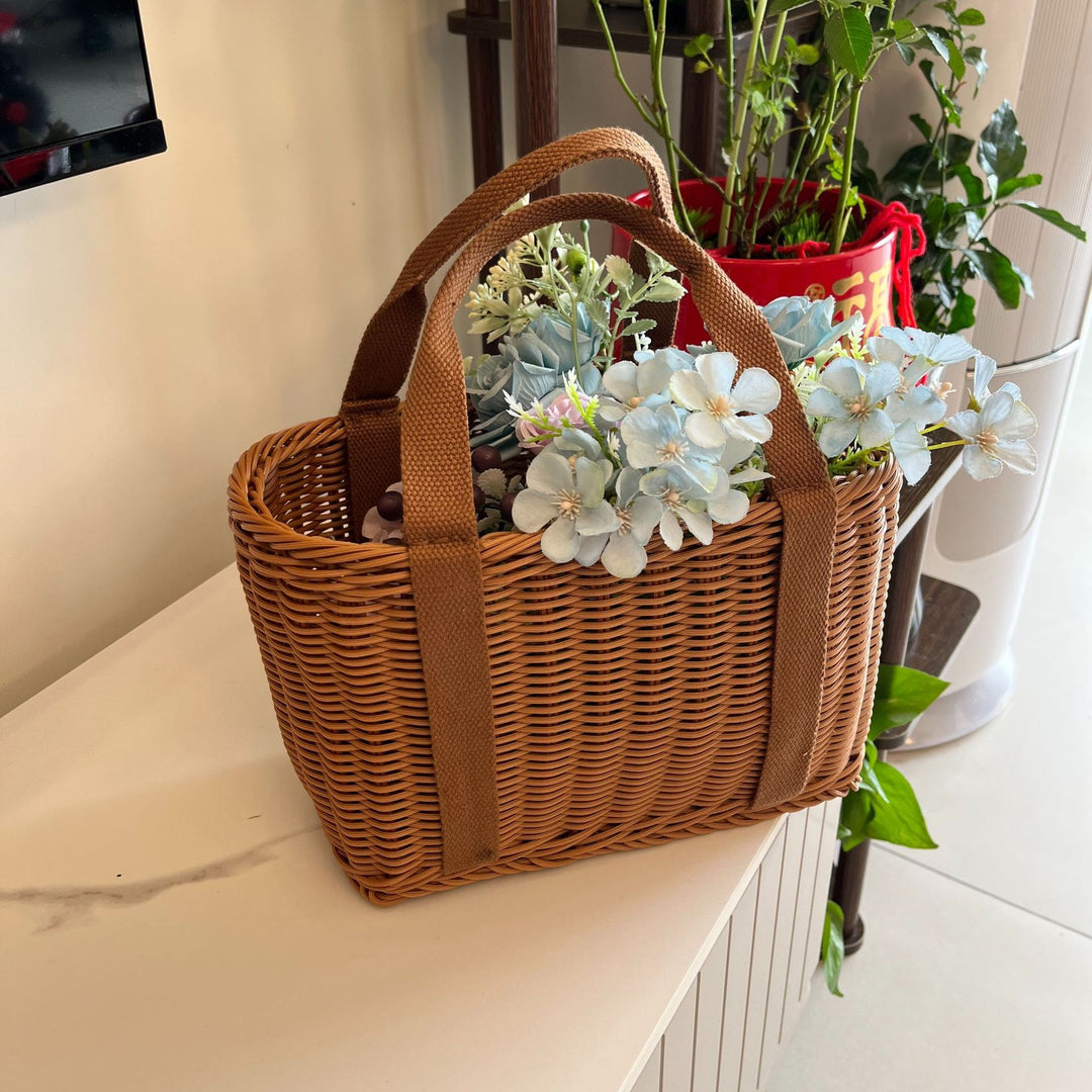 Elegant Woven Picnic Basket Kalsten