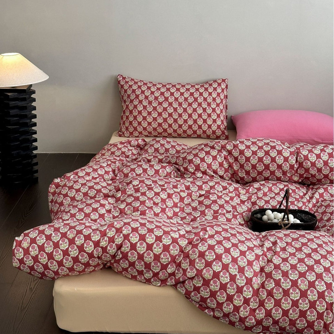 Floral cotton bedding set with quilted blanket and pillowcases