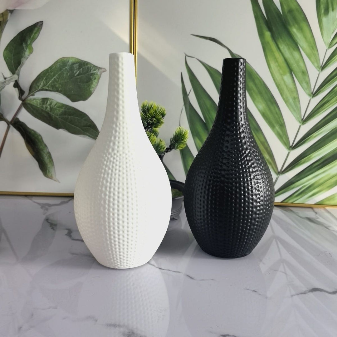 Decorative Textured Vase Kalsten