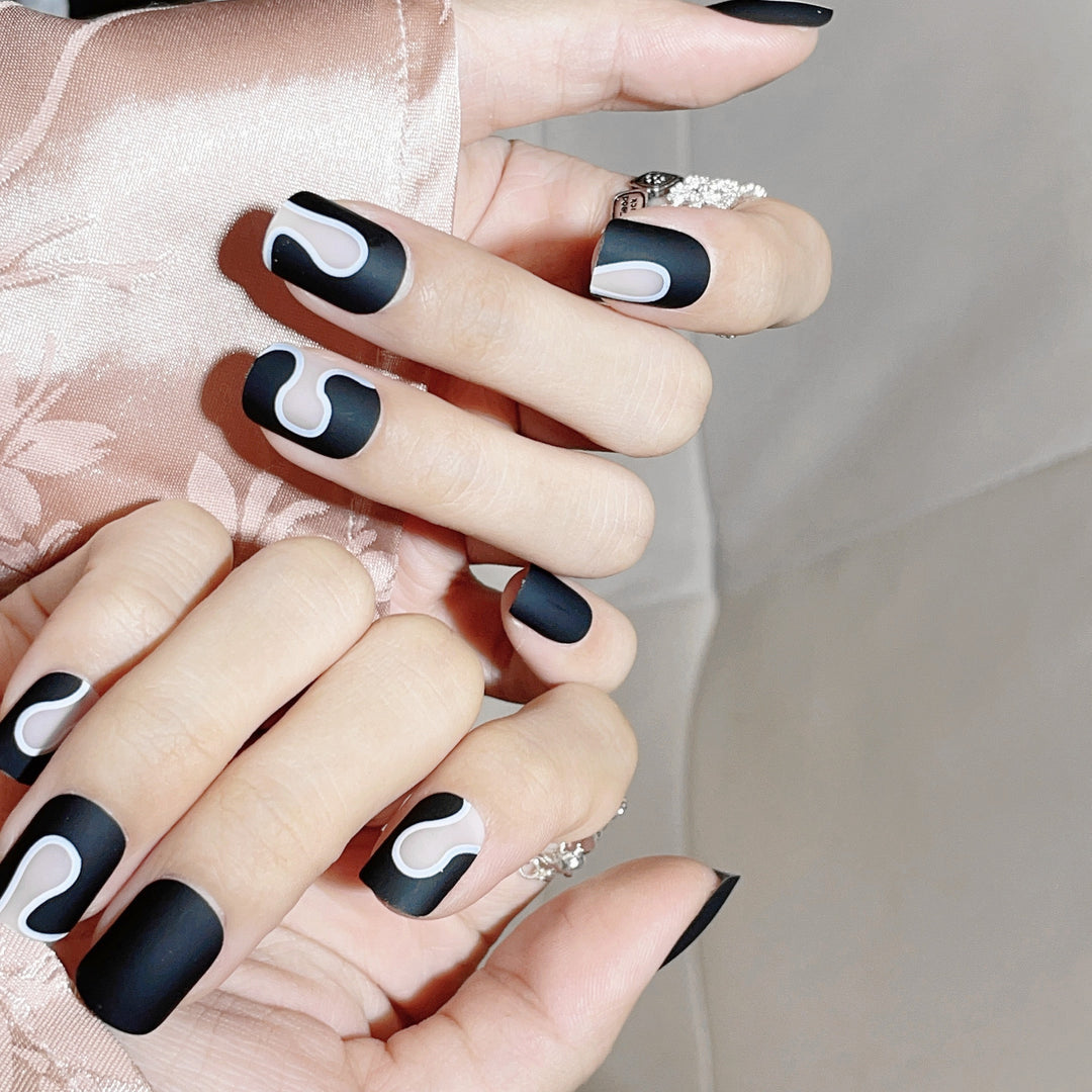 Unique Matte Press-On Nail Set