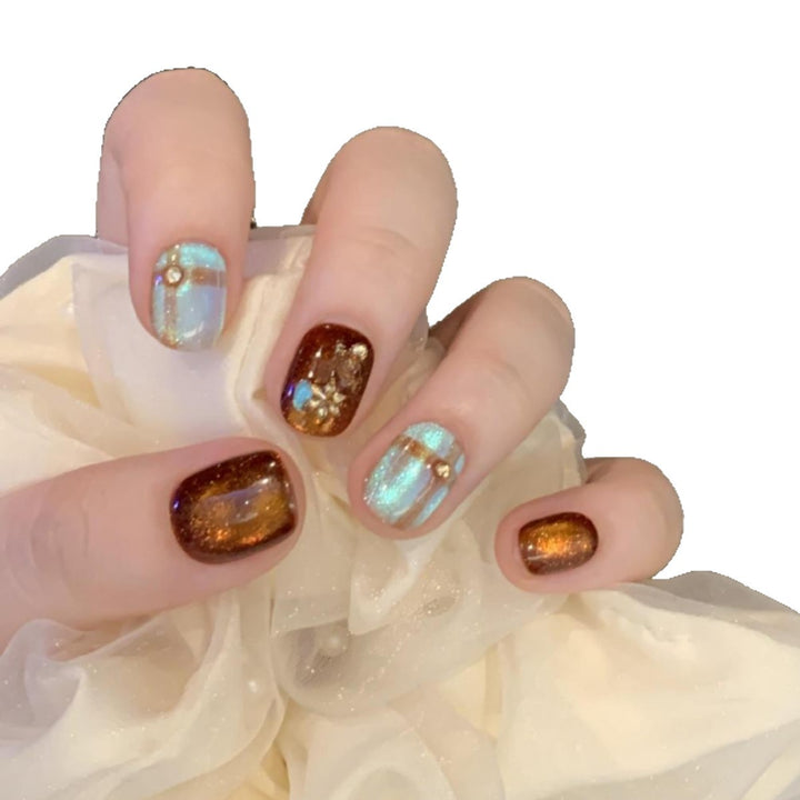Artificial nail art tips with shimmer and glitter Kalsten