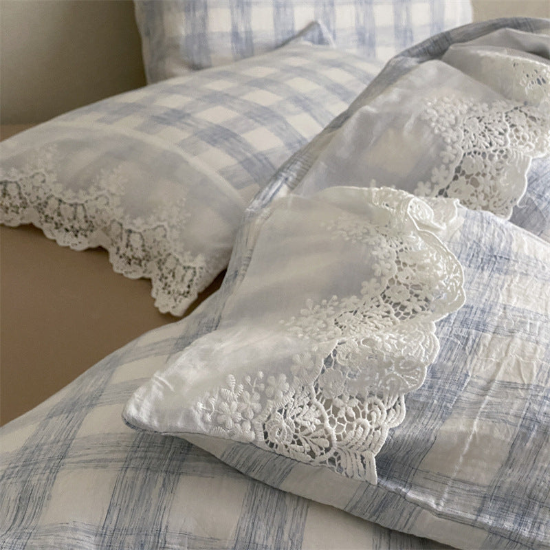Luxurious cotton bedding set checked with lace trim