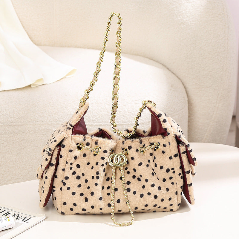 Elegant Quilted Bucket Handbag