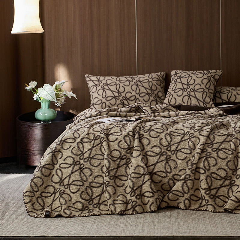 Decorative Flannel Bedspread Kalsten