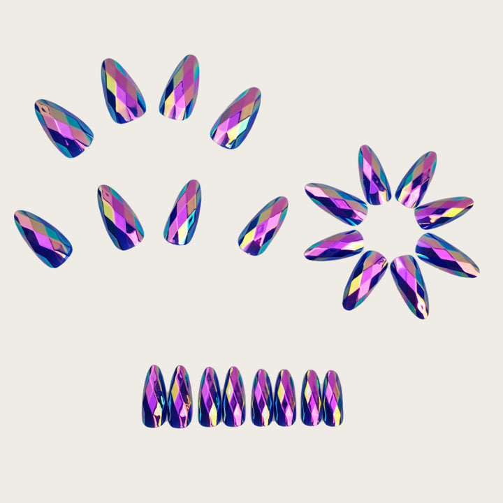 Artificial nails in elegant crystal design Kalsten