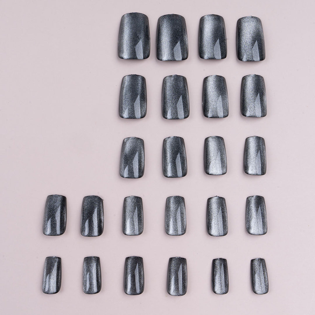 Press-On Nail Set with Metallic Finish