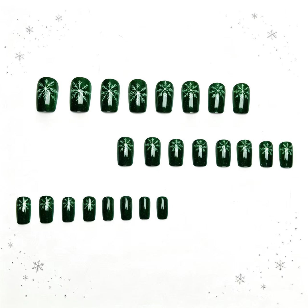Winter-Themed Nail Art Kalsten
