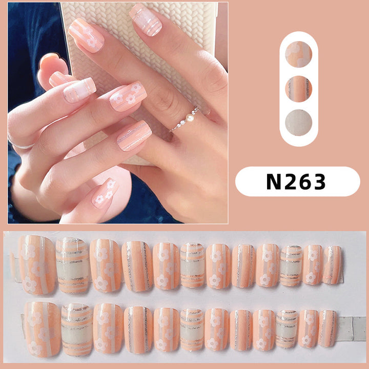 Floral Patterned Press-On Nail Art Set