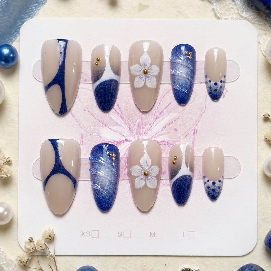 Elegant Artful Nail Design Set