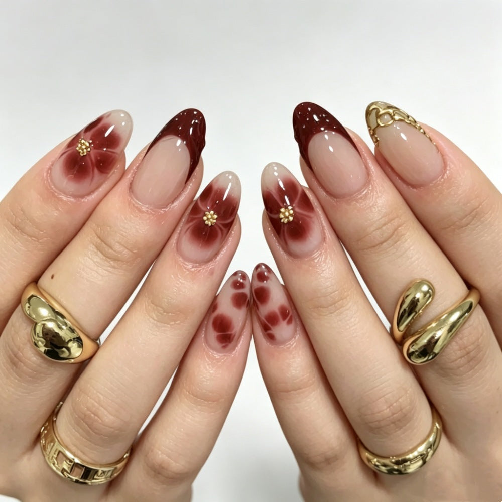 Chic Floral Nail Art Extensions